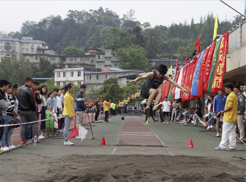 welcome欢迎光临威尼斯公司运动代表团参加我校第三十八届运动会